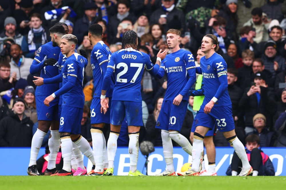 以全新视角回顾AC米兰对阵罗马的比赛📽️🔴⚫（换个角度再看AC米兰对阵罗马的较量🎥🔴⚫）