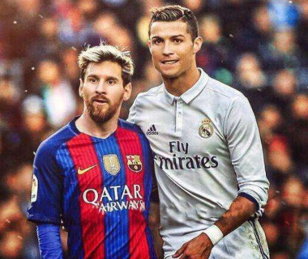 抽象，特朗普晒和C罗踢球的AI生成视频：C罗很聪明也很酷（特朗普晒AI合成与C罗踢球视频：称C罗聪明又酷）