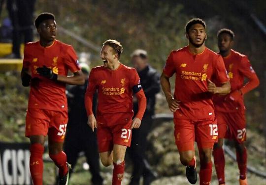 潘德夫：范戴克那次手球应该是点球，裁判决定了比赛的结果（潘德夫直言：范戴克手球该判点，裁判改变了比赛走向）