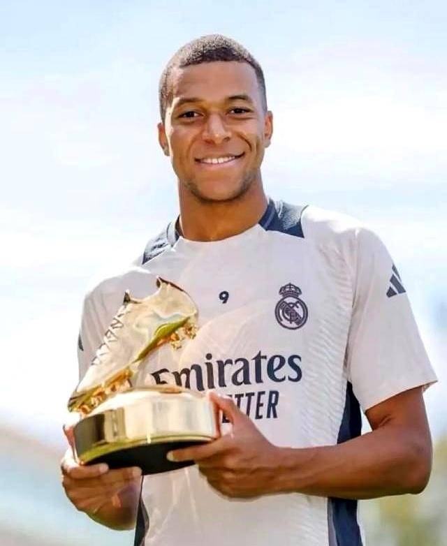 法媒：巴萨、拜仁、米兰和尤文关注南特17岁中卫塔蒂（法媒：巴萨、拜仁、米兰与尤文有意南特17岁中卫塔蒂）