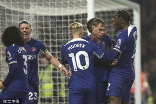 巴萨被塞尔塔扳平后，亚马尔问队友：我们在中场干什么？（巴萨遭塞尔塔扳平，亚马尔质问：中场在干嘛？）