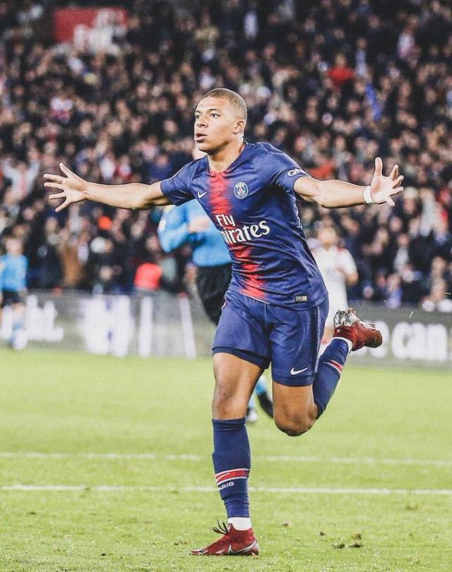 8-2背后惊心动魄！国乒六连胜险象环生，勒布伦兄弟如何撕开中国队防线？（8-2难掩惊魂波澜！国乒六连胜步步惊险，勒布伦兄弟如何破开中国队防线？）