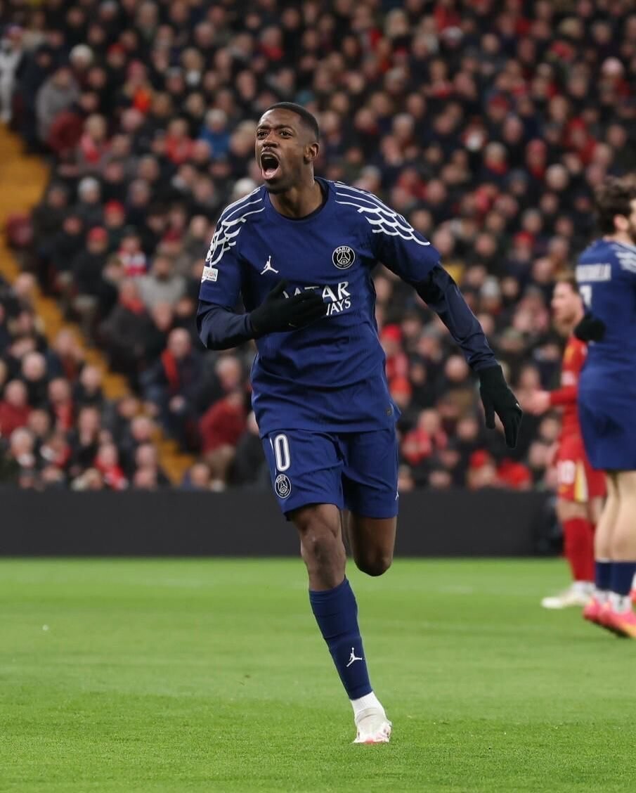 上海狂轰69分，怀特塞德8分半送4次封盖，上海大比分领先（上海火力全开轰下69分，怀特塞德8分半送4帽，上海早早拉开大比分领先）