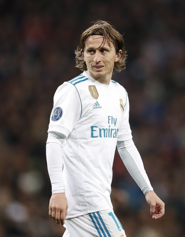 逐渐复苏！班凯罗低开高走贡献18分7篮板4助攻（状态回暖！班凯罗先抑后扬砍下18分7篮板4助攻）