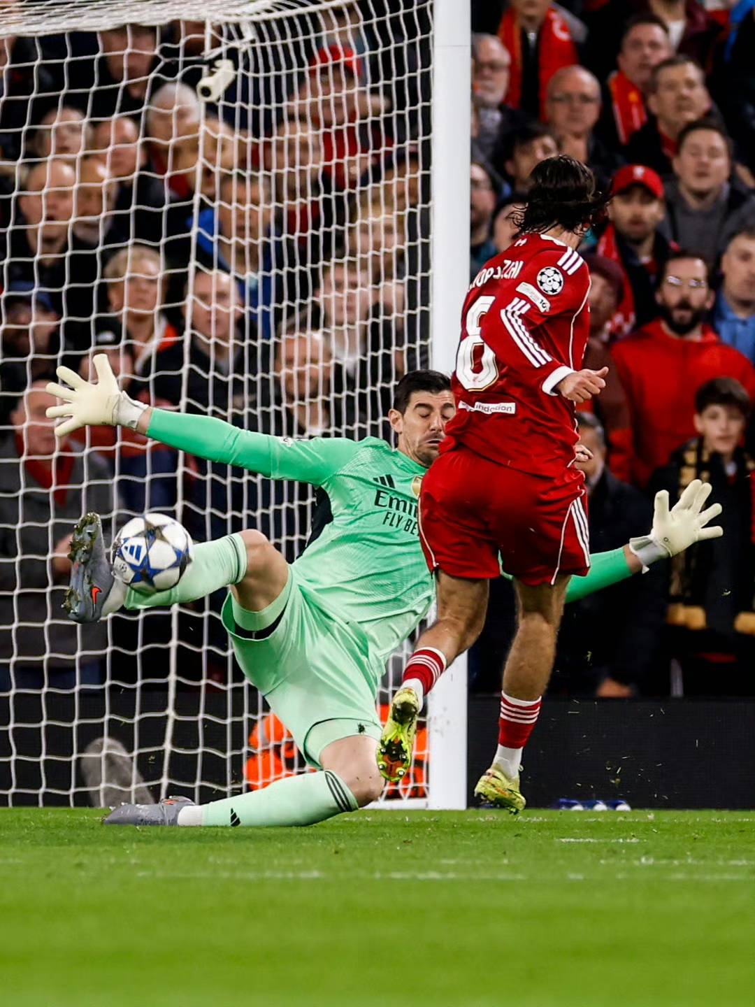 前教练：莱奥小时候的天赋只有C罗能与之相比（前教练：年少的莱奥天赋之高，仅C罗可匹敌）