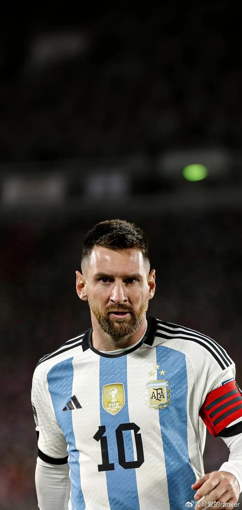 斯帕莱蒂：伊尔迪兹是超顶级球员，弗拉霍维奇肌肉拉伤了（斯帕莱蒂称伊尔迪兹堪称顶尖，弗拉霍维奇遭遇肌肉拉伤）